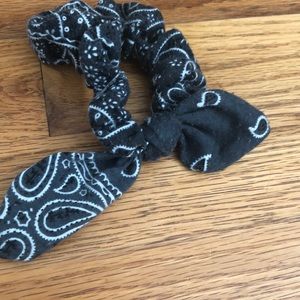 Blue ribbon scrunchie